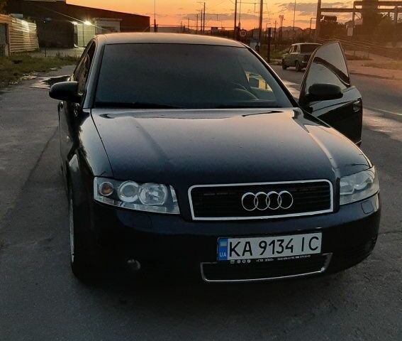 Синий Ауди А4, объемом двигателя 2.5 л и пробегом 316 тыс. км за 4022 $, фото 1 на Automoto.ua