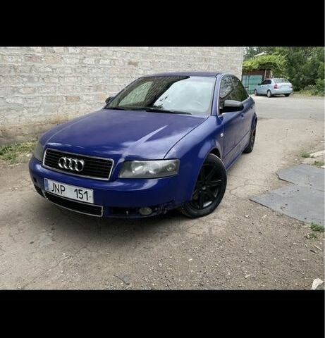 Синий Ауди А4, объемом двигателя 2.5 л и пробегом 333 тыс. км за 1500 $, фото 1 на Automoto.ua