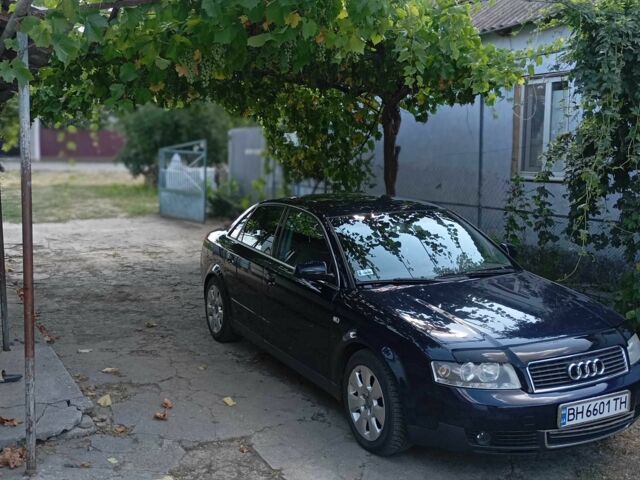 Синій Ауді А4, об'ємом двигуна 2 л та пробігом 314 тис. км за 4600 $, фото 1 на Automoto.ua