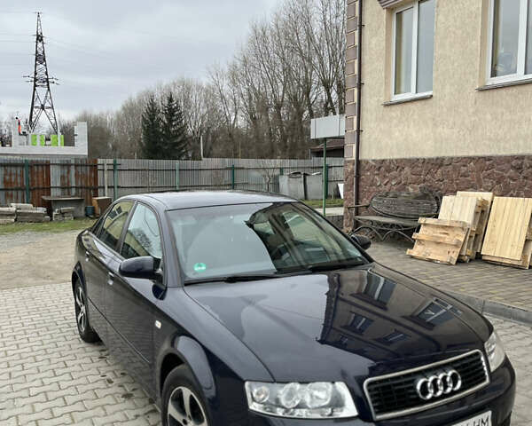 Синий Ауди А4, объемом двигателя 1.6 л и пробегом 219 тыс. км за 6000 $, фото 1 на Automoto.ua