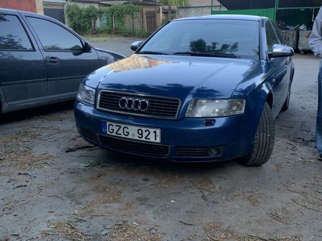 Синій Ауді А4, об'ємом двигуна 2.5 л та пробігом 450 тис. км за 2498 $, фото 1 на Automoto.ua