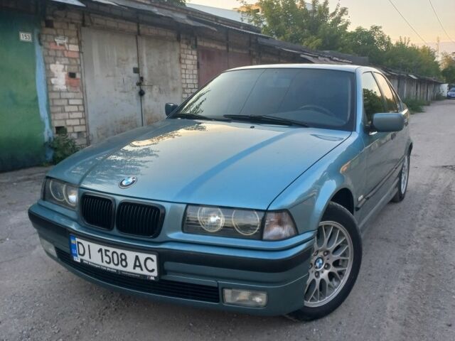 Синий Ауди А4, объемом двигателя 2 л и пробегом 265 тыс. км за 7399 $, фото 1 на Automoto.ua