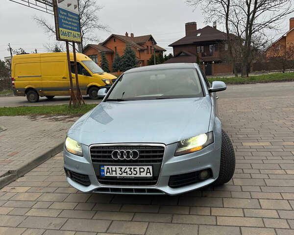Синій Ауді А4, об'ємом двигуна 1.8 л та пробігом 330 тис. км за 6700 $, фото 1 на Automoto.ua