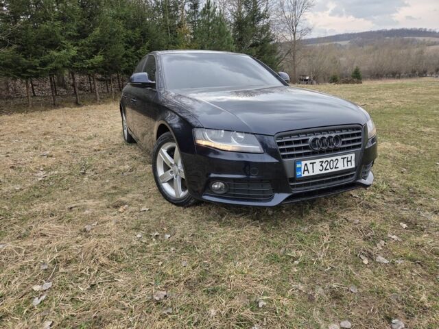 Синий Ауди А4, объемом двигателя 2 л и пробегом 300 тыс. км за 7999 $, фото 1 на Automoto.ua