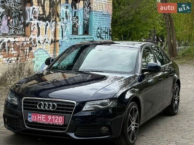 Синий Ауди А4, объемом двигателя 2 л и пробегом 227 тыс. км за 8700 $, фото 1 на Automoto.ua