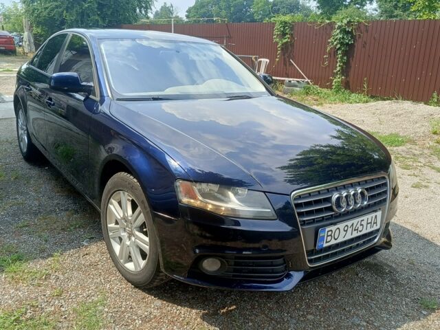 Синий Ауди А4, объемом двигателя 2 л и пробегом 288 тыс. км за 7427 $, фото 1 на Automoto.ua