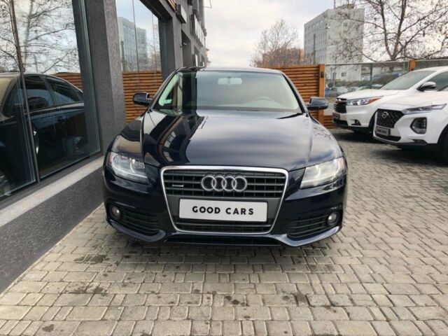 Синий Ауди А4, объемом двигателя 2 л и пробегом 160 тыс. км за 13500 $, фото 1 на Automoto.ua