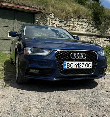 Синий Ауди А4, объемом двигателя 2 л и пробегом 300 тыс. км за 10000 $, фото 1 на Automoto.ua