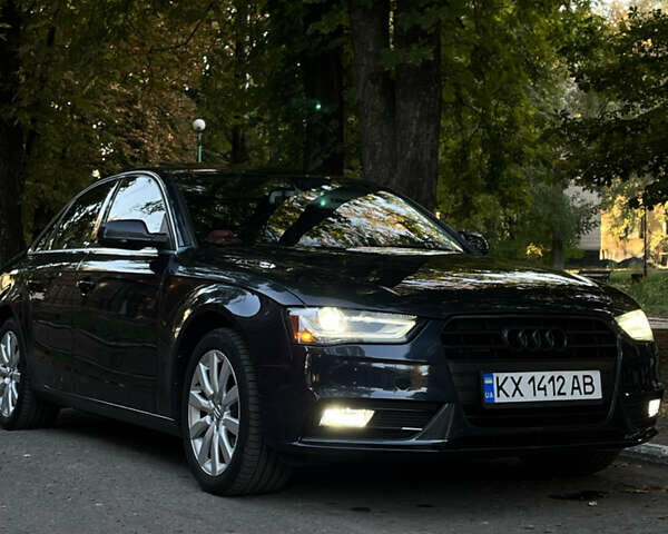 Синий Ауди А4, объемом двигателя 1.98 л и пробегом 220 тыс. км за 12500 $, фото 1 на Automoto.ua