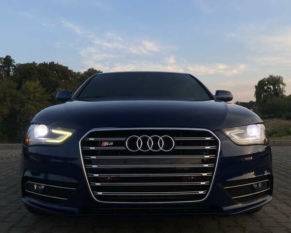 Синий Ауди А4, объемом двигателя 2 л и пробегом 195 тыс. км за 12000 $, фото 1 на Automoto.ua