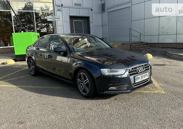 Синий Ауди А4, объемом двигателя 1.8 л и пробегом 310 тыс. км за 10500 $, фото 1 на Automoto.ua