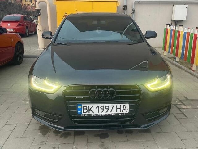 Синий Ауди А4, объемом двигателя 2 л и пробегом 220 тыс. км за 12000 $, фото 1 на Automoto.ua