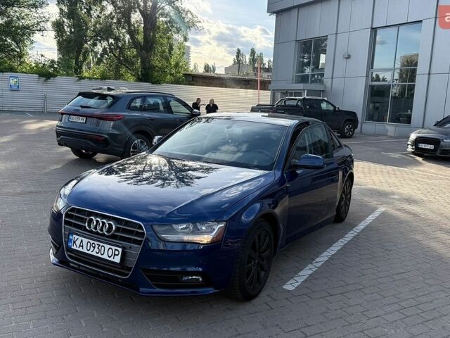 Синий Ауди А4, объемом двигателя 2 л и пробегом 170 тыс. км за 10000 $, фото 1 на Automoto.ua