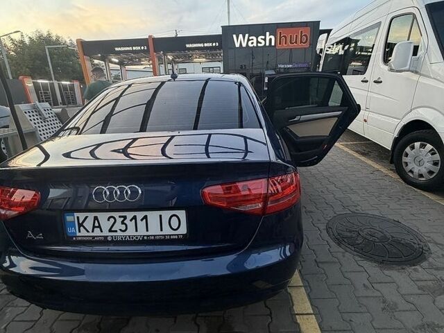 Синій Ауді А4, об'ємом двигуна 2 л та пробігом 178 тис. км за 11531 $, фото 1 на Automoto.ua