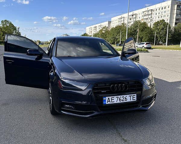 Ауди А4 2014 в Харькове на Automoto.ua Синий Ауди А4, объемом двигателя 1.98 л и пробегом 158 тыс. км за 15400 $, фото 1 на Automoto.ua