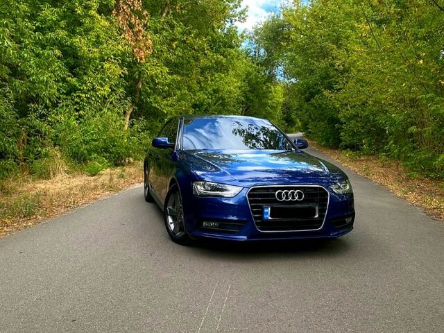 Синий Ауди А4, объемом двигателя 2 л и пробегом 79 тыс. км за 13500 $, фото 1 на Automoto.ua