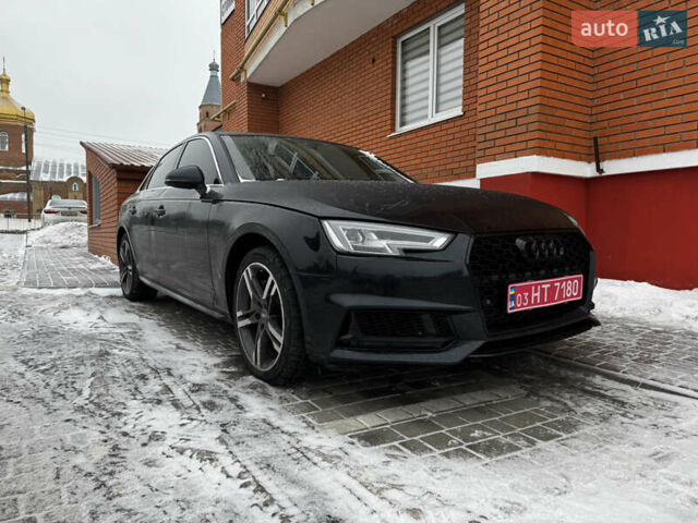 Синий Ауди А4, объемом двигателя 2 л и пробегом 223 тыс. км за 17200 $, фото 1 на Automoto.ua