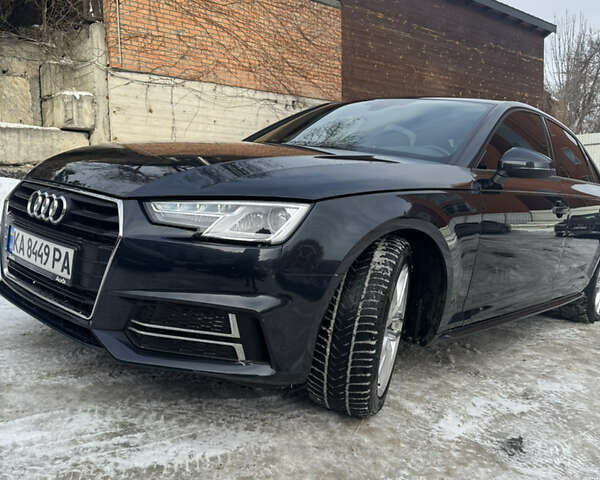 Синий Ауди А4, объемом двигателя 2 л и пробегом 125 тыс. км за 17500 $, фото 1 на Automoto.ua