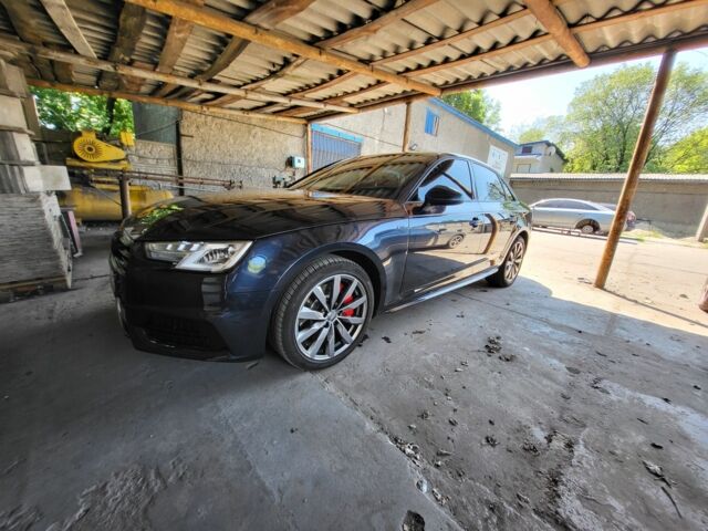 Синий Ауди А4, объемом двигателя 2 л и пробегом 140 тыс. км за 19000 $, фото 1 на Automoto.ua