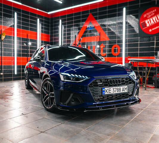 Синій Ауді А4, об'ємом двигуна 2 л та пробігом 77 тис. км за 25999 $, фото 1 на Automoto.ua