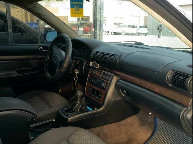 Синий Ауди А4, объемом двигателя 1.8 л и пробегом 37 тыс. км за 2700 $, фото 1 на Automoto.ua