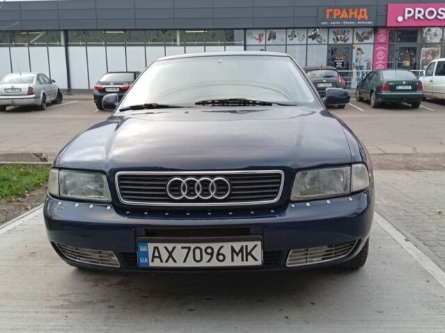 Синий Ауди А4, объемом двигателя 1.9 л и пробегом 300 тыс. км за 3787 $, фото 1 на Automoto.ua