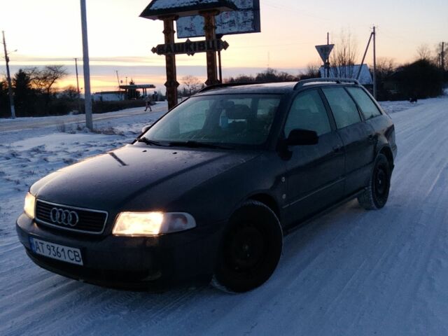 Синий Ауди А4, объемом двигателя 1.8 л и пробегом 400 тыс. км за 2800 $, фото 1 на Automoto.ua