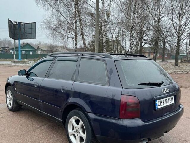 Синий Ауди А4, объемом двигателя 1.8 л и пробегом 445 тыс. км за 3000 $, фото 1 на Automoto.ua