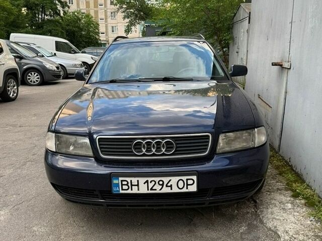 Синій Ауді А4, об'ємом двигуна 2.6 л та пробігом 465 тис. км за 3300 $, фото 1 на Automoto.ua