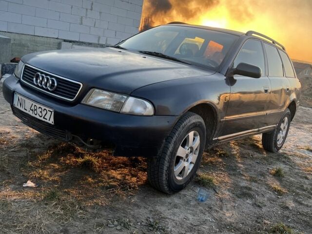 Синий Ауди А4, объемом двигателя 1.9 л и пробегом 400 тыс. км за 1700 $, фото 1 на Automoto.ua