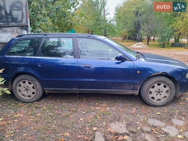 Синий Ауди А4, объемом двигателя 1.8 л и пробегом 393 тыс. км за 3000 $, фото 1 на Automoto.ua