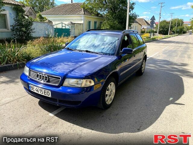 Синий Ауди А4, объемом двигателя 1.6 л и пробегом 340 тыс. км за 3500 $, фото 1 на Automoto.ua