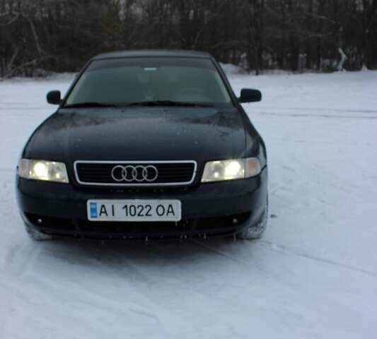 Синий Ауди А4, объемом двигателя 1.9 л и пробегом 440 тыс. км за 4200 $, фото 1 на Automoto.ua