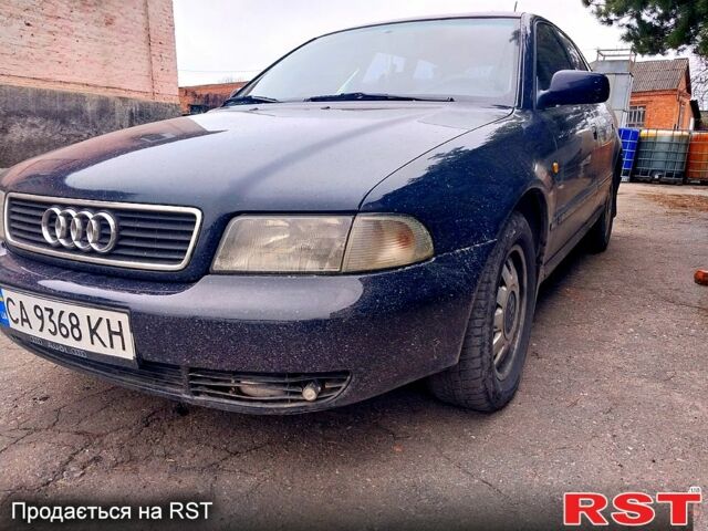 Синий Ауди А4, объемом двигателя 1.9 л и пробегом 300 тыс. км за 3500 $, фото 1 на Automoto.ua