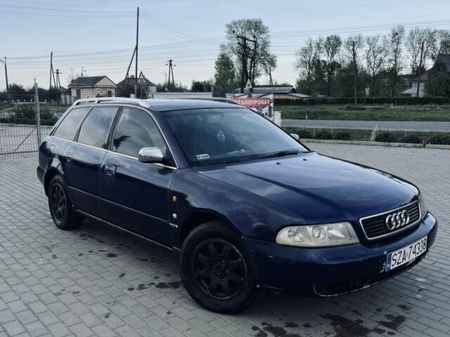 Синий Ауди А4, объемом двигателя 2.5 л и пробегом 350 тыс. км за 1200 $, фото 1 на Automoto.ua