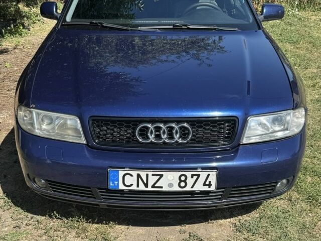 Синій Ауді А4, об'ємом двигуна 1.8 л та пробігом 296 тис. км за 2300 $, фото 1 на Automoto.ua