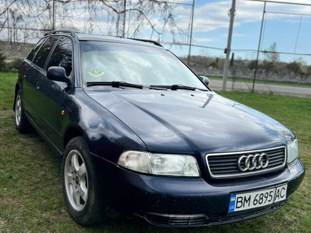 Синий Ауди А4, объемом двигателя 1.8 л и пробегом 400 тыс. км за 1700 $, фото 1 на Automoto.ua