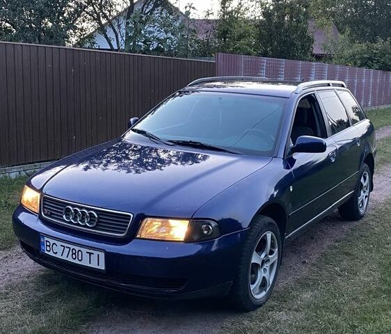 Синий Ауди А4, объемом двигателя 1.9 л и пробегом 447 тыс. км за 3800 $, фото 1 на Automoto.ua