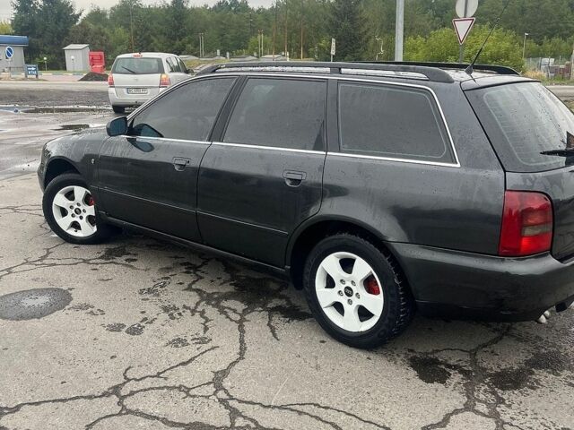 Синий Ауди А4, объемом двигателя 2.5 л и пробегом 550 тыс. км за 2100 $, фото 1 на Automoto.ua