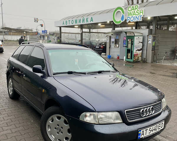 Синий Ауди А4, объемом двигателя 1.8 л и пробегом 250 тыс. км за 3700 $, фото 1 на Automoto.ua