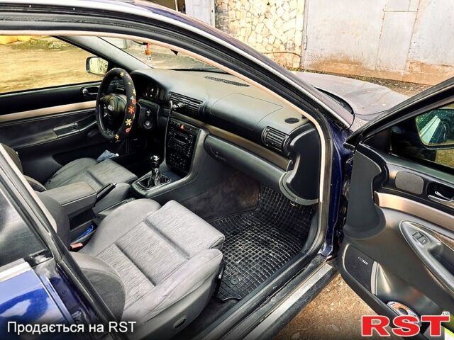 Синий Ауди А4, объемом двигателя 2.5 л и пробегом 0 тыс. км за 2450 $, фото 1 на Automoto.ua
