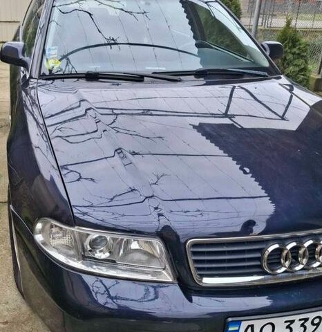 Синій Ауді А4, об'ємом двигуна 1.9 л та пробігом 348 тис. км за 3500 $, фото 1 на Automoto.ua