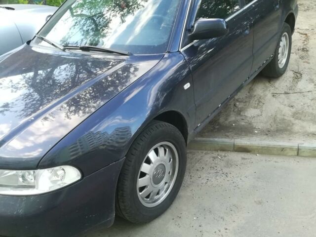 Синій Ауді А4, об'ємом двигуна 2.5 л та пробігом 350 тис. км за 4300 $, фото 1 на Automoto.ua