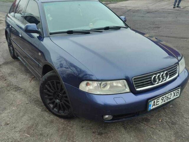 Синий Ауди А4, объемом двигателя 1.8 л и пробегом 140 тыс. км за 4999 $, фото 1 на Automoto.ua