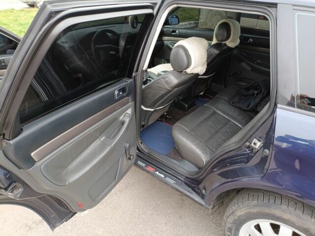 Синий Ауди А4, объемом двигателя 1.6 л и пробегом 337 тыс. км за 4794 $, фото 1 на Automoto.ua