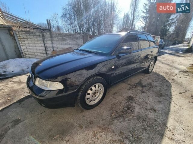 Синій Ауді А4, об'ємом двигуна 1.6 л та пробігом 241 тис. км за 2990 $, фото 1 на Automoto.ua