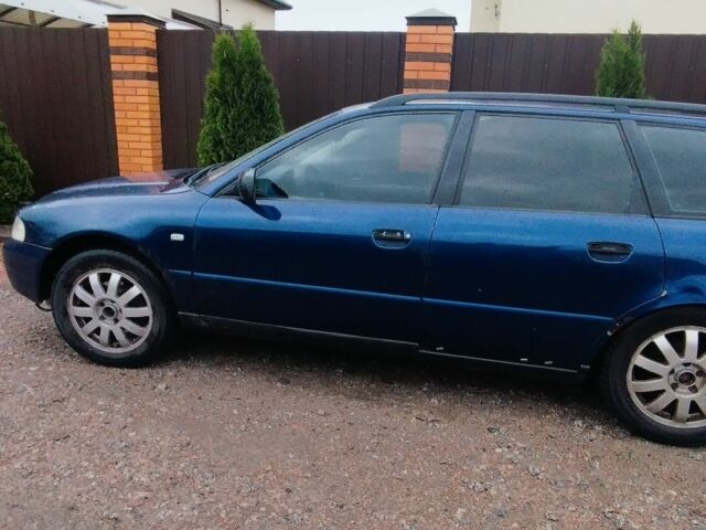 Синий Ауди А4, объемом двигателя 0 л и пробегом 400 тыс. км за 2900 $, фото 1 на Automoto.ua