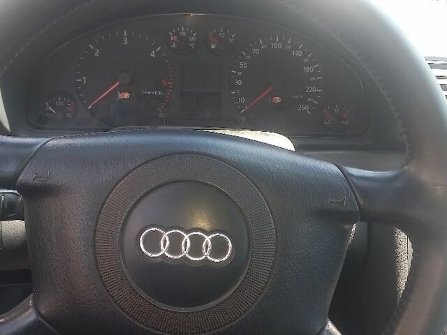 Синій Ауді А4, об'ємом двигуна 0 л та пробігом 200 тис. км за 460 $, фото 1 на Automoto.ua