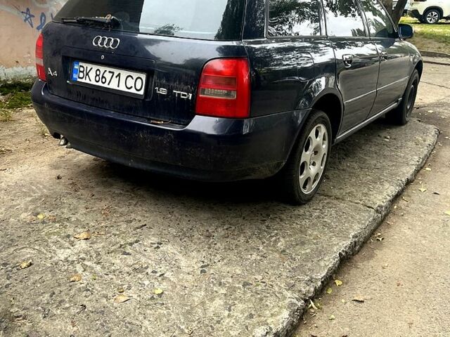 Синий Ауди А4, объемом двигателя 1.9 л и пробегом 300 тыс. км за 2850 $, фото 1 на Automoto.ua