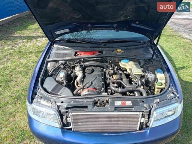 Синій Ауді А4, об'ємом двигуна 1.9 л та пробігом 320 тис. км за 3500 $, фото 1 на Automoto.ua